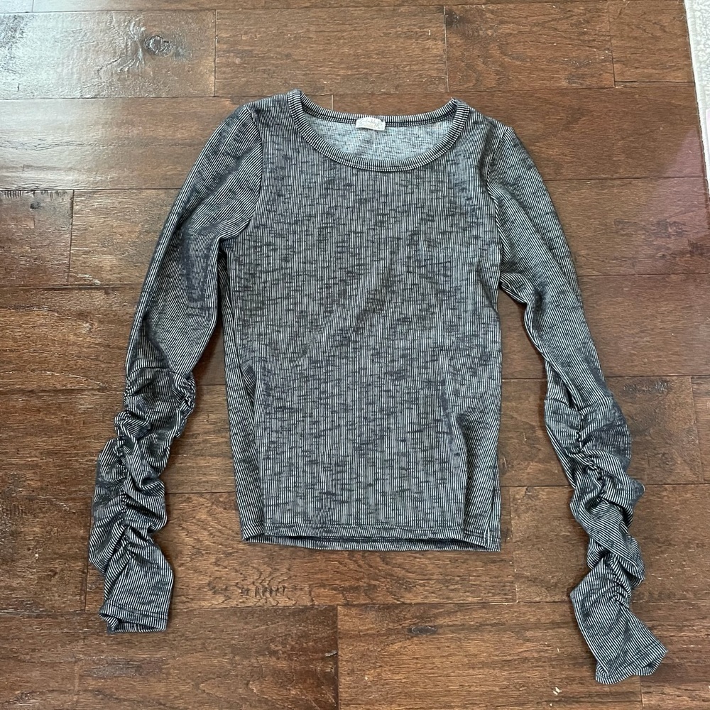 Free people long sleeve tee size small!